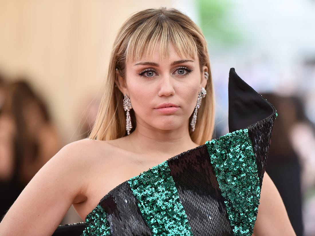 Miley Cyrus Says She Was Chased By UFO, Made Eye Contact 